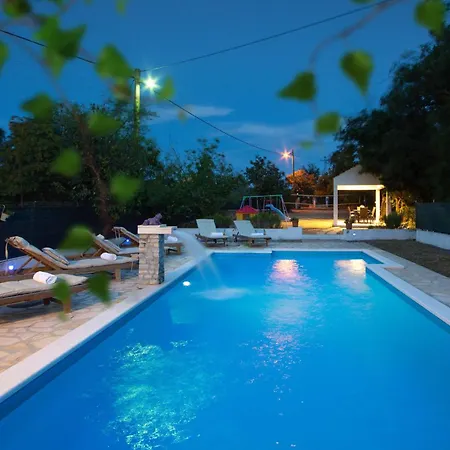 Hébergement de vacances In Prgomet With Wifi *