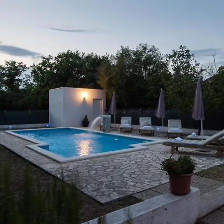 Hébergement de vacances In Prgomet With Wifi