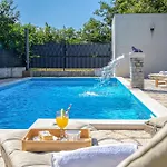 Beautiful In Prgomet Tatil Evi *