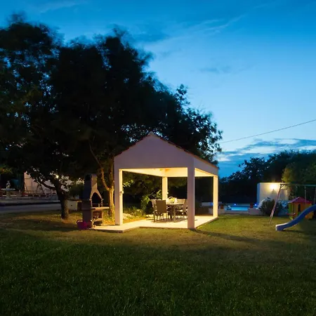 Beautiful In Prgomet Tatil Evi